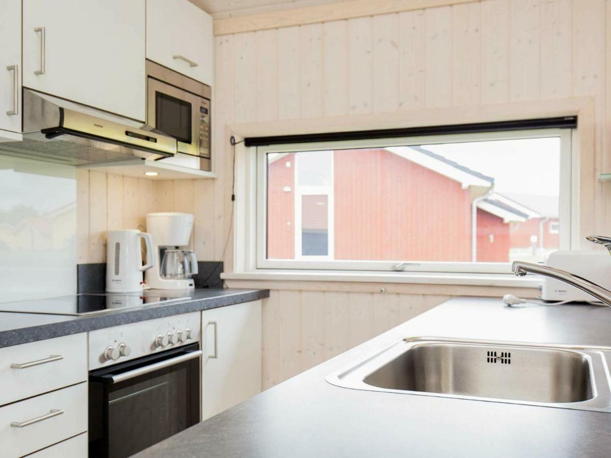 8 Person Holiday Home In Gro Enbrode Großenbrode Extérieur photo